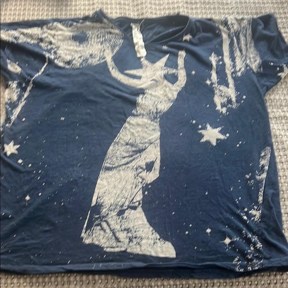 Blue Graphic T-Shirt with Statue Design